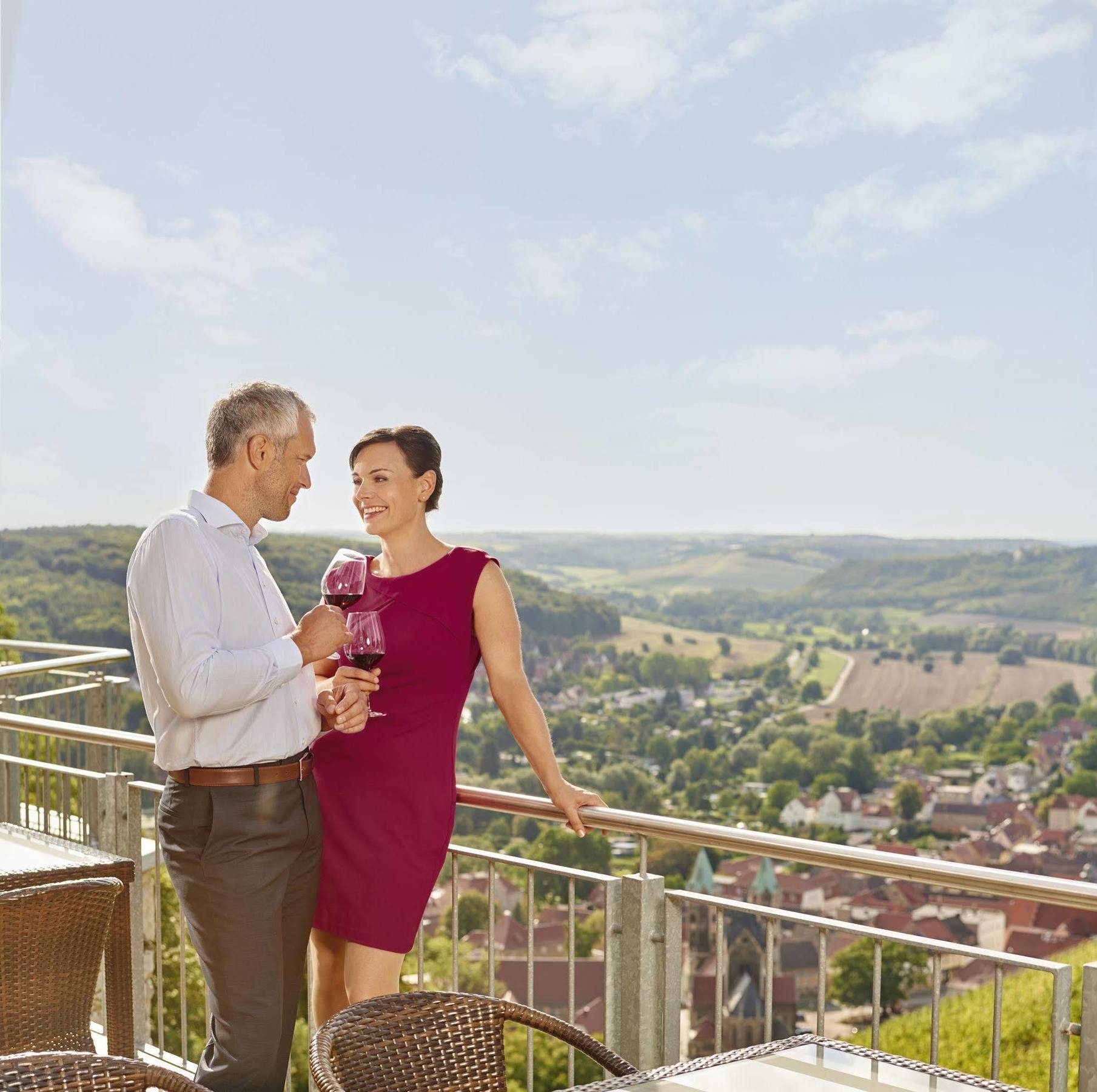 Weinberghotel Edelacker Freyburg Buitenkant foto